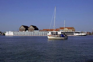 Rivierboten in Hoornse haven