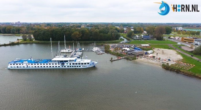 cruiseschip in haven Schelphoek (2)