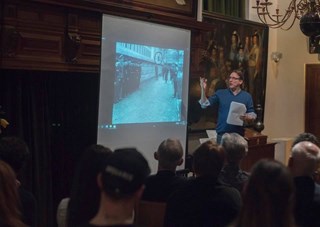 01 Arthur Brand tijdens lezing over kunstdiefstal