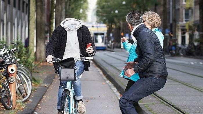 Appen op de fiets