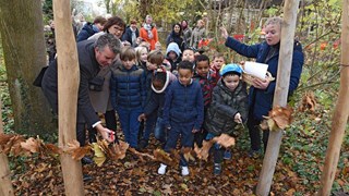 Opening natuurspeeltuin