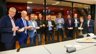 Ondertekening digitale archiefbewaarplaats ontwikkeling voor West-Friese gemeenten1