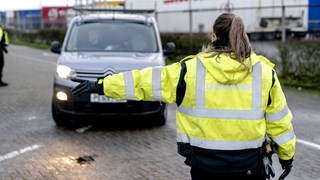 Douanecontroles passagiers bij aankomst ferry Europoort 1