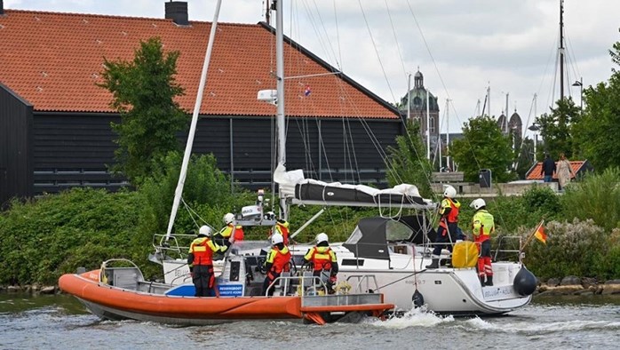 Vijf reddingsboten rukten uit voor medisch noodgeval 2