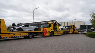 FIOD doet inval bij autobedrijf aan Gildeweg in Blokker B