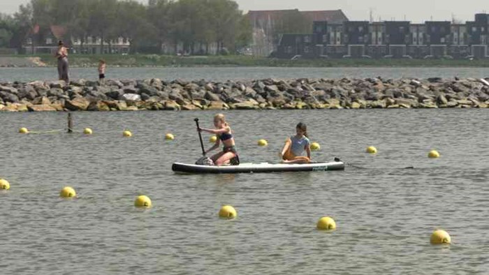 Eerste zomerse stadsstranddag in Hoorn