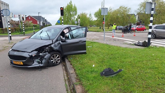 Botsing op kruising in Zwaag