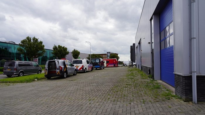 Controle door politie op bedrijfspanden in Zwaagdijk