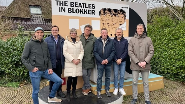 Beatles monument met organisatie Historisch Blokker