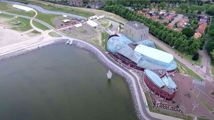 Dronefoto stadsstrand