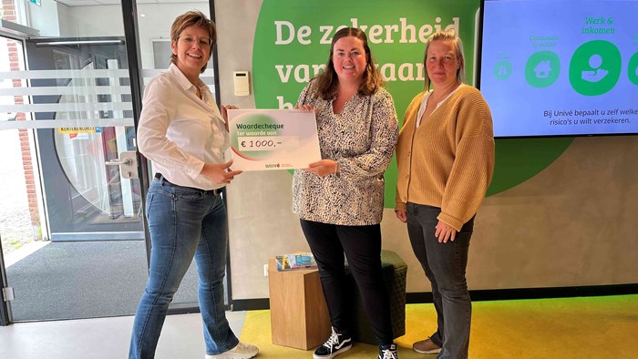 Huttendorp Hoorn en Muziekvereniging OKK Oostwoud ontvangen donatie van € 1000 van het Univ&#233; Ledenfonds