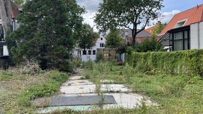 Achtertuin Westfries Museum, rechts Ysbrantsz