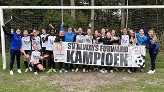 Always Forward MO17-1 Kampioen